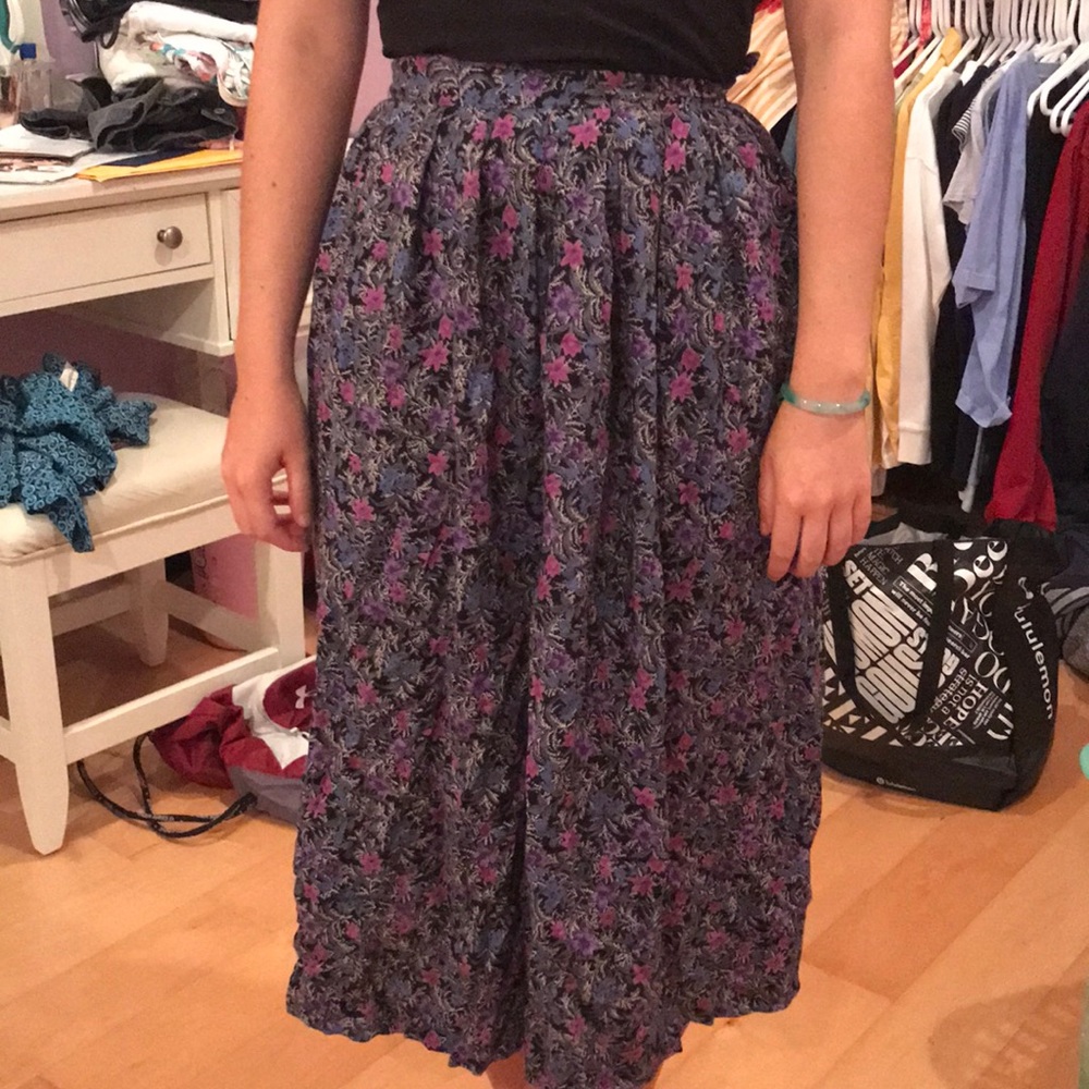 Vintage long skirt floral